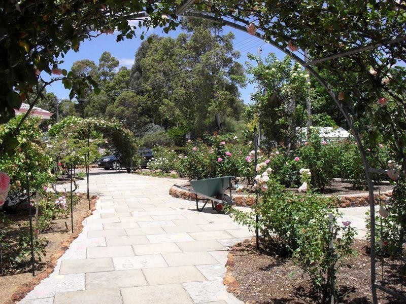 30 Parke Road, Gooseberry Hill WA 6076