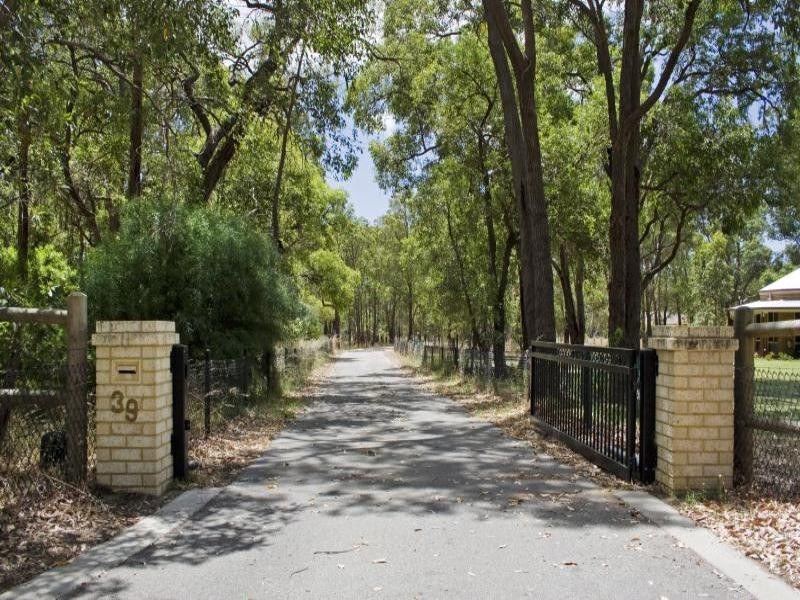 39 Oxford Court, Maida Vale WA 6057