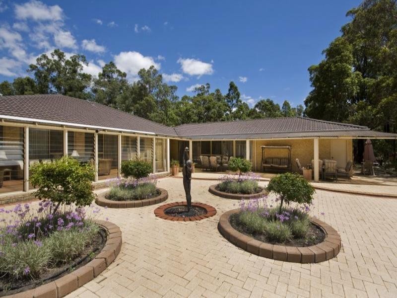 39 Oxford Court, Maida Vale WA 6057