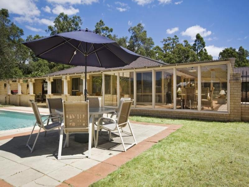 39 Oxford Court, Maida Vale WA 6057