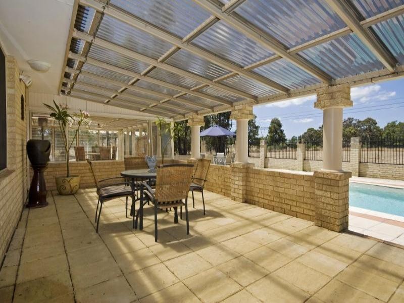 39 Oxford Court, Maida Vale WA 6057