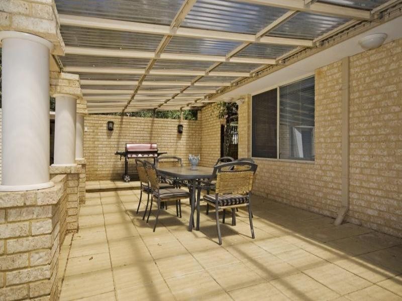 39 Oxford Court, Maida Vale WA 6057