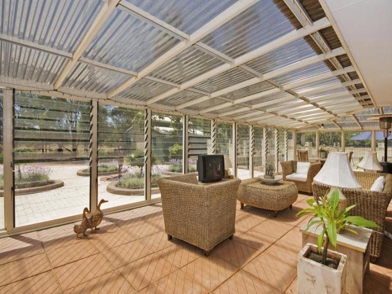 39 Oxford Court, Maida Vale WA 6057