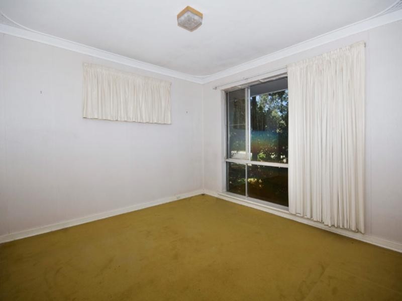 5 Broula Road, Kalamunda WA 6076