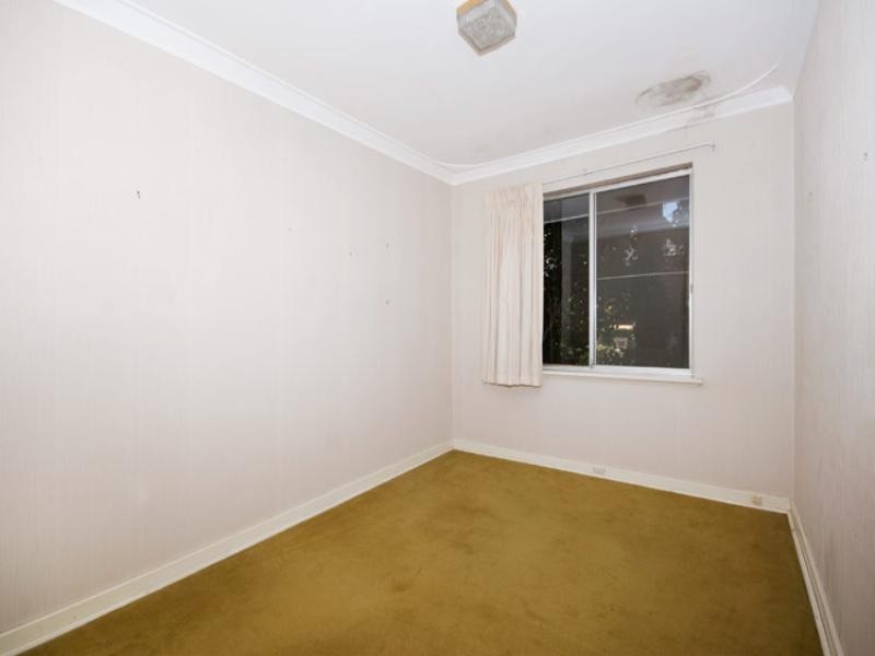 5 Broula Road, Kalamunda WA 6076