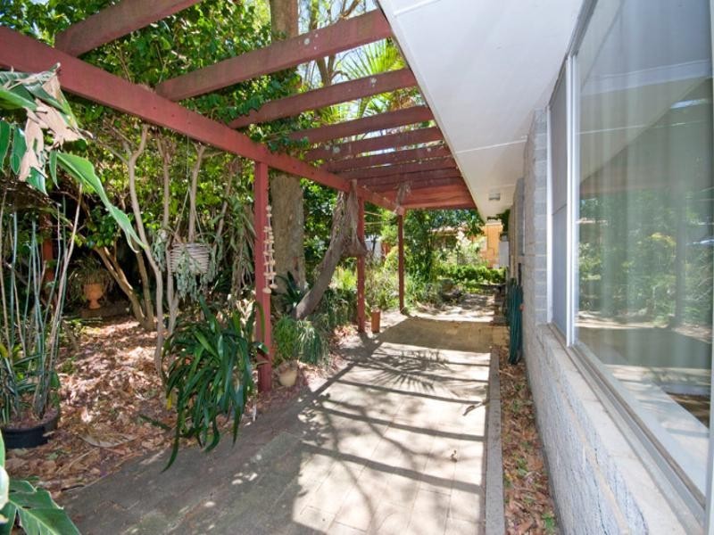 5 Broula Road, Kalamunda WA 6076