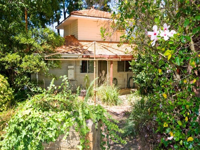 5 Broula Road, Kalamunda WA 6076