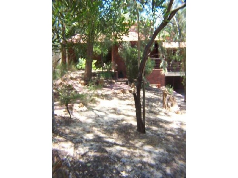 4 Graham Road, Gooseberry Hill WA 6076