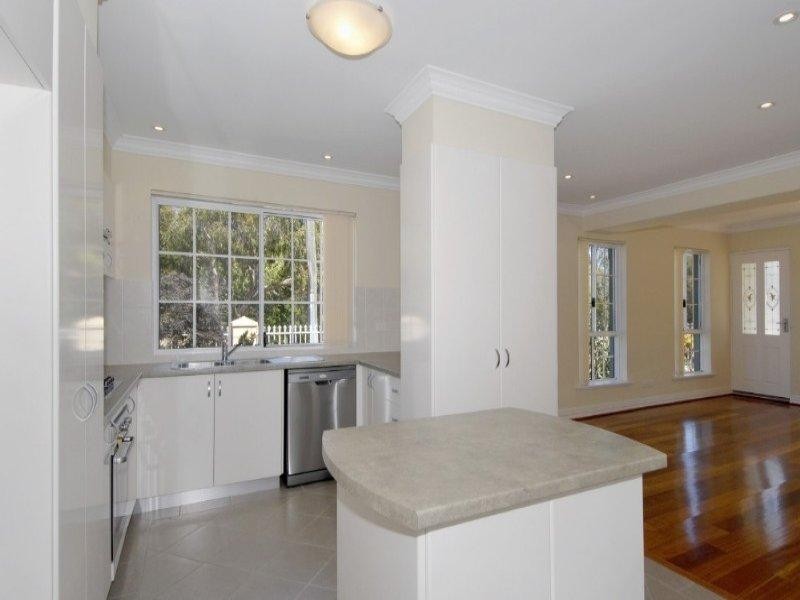 Villa 1/2 Headingly Road, Kalamunda WA 6076