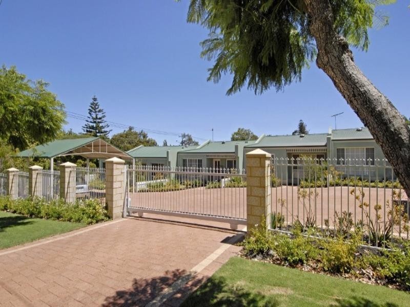Villa 1/2 Headingly Road, Kalamunda WA 6076