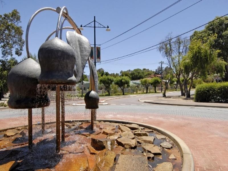 Villa 1/2 Headingly Road, Kalamunda WA 6076