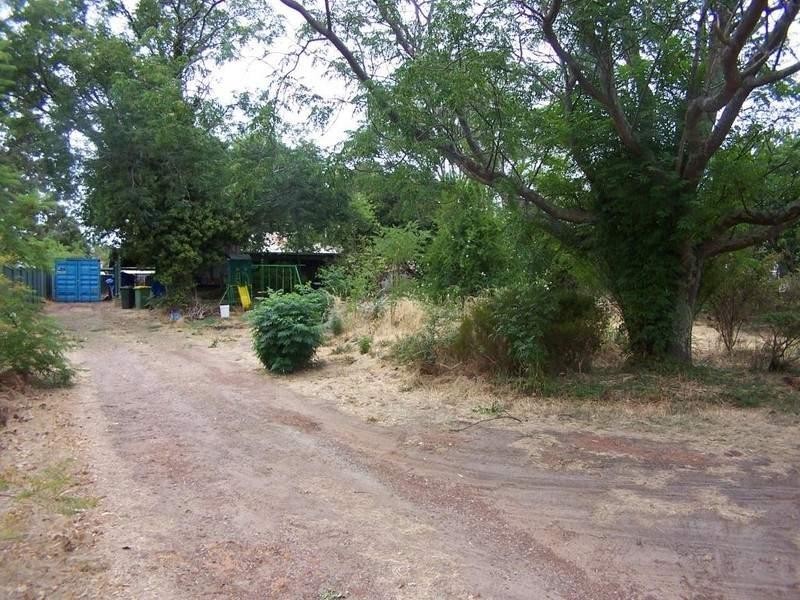 27 Alpine Road, Kalamunda WA 6076