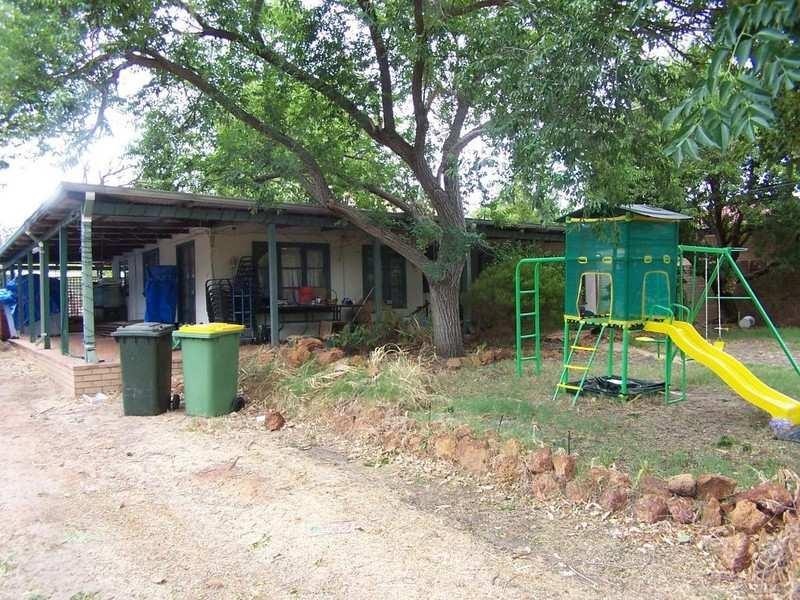 27 Alpine Road, Kalamunda WA 6076