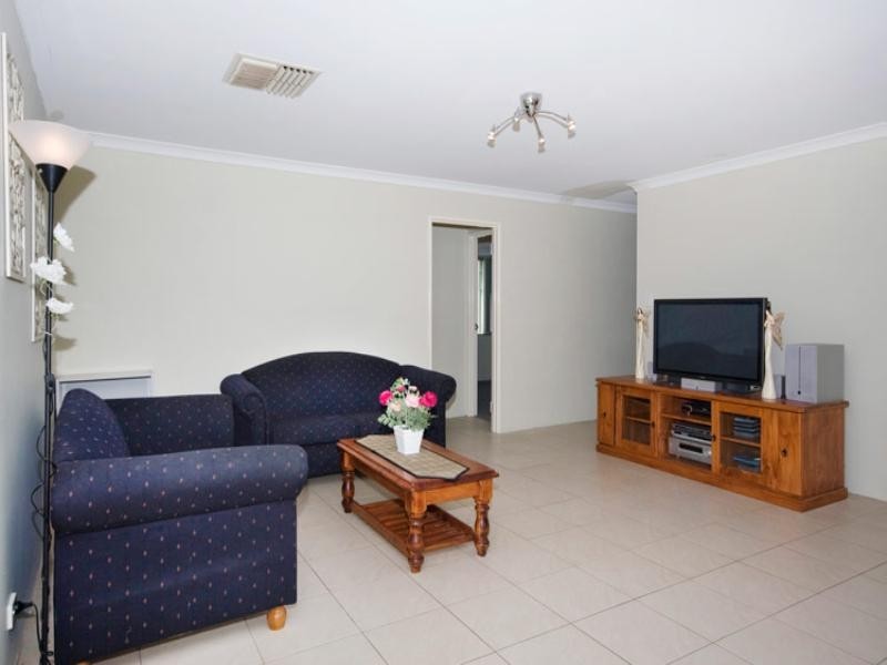 28 Cedar Way, Forrestfield WA 6058