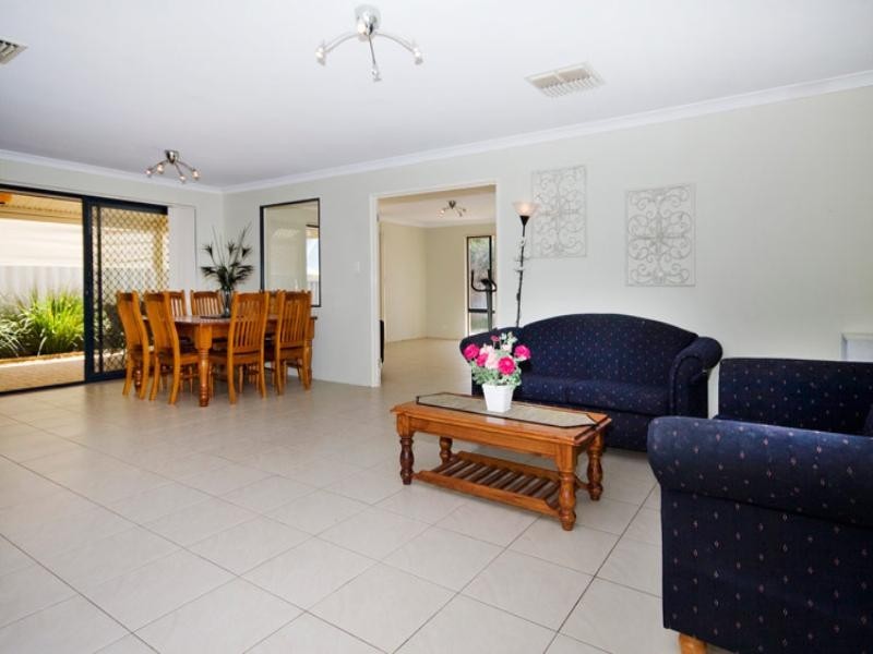 28 Cedar Way, Forrestfield WA 6058