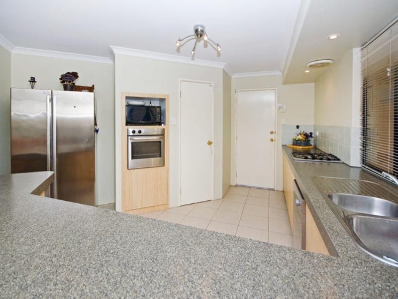 28 Cedar Way, Forrestfield WA 6058