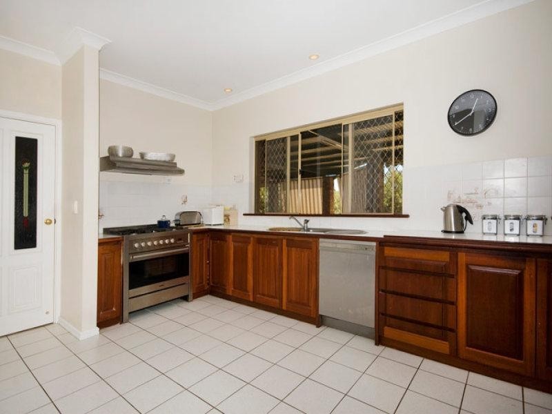 35 John Farrant Drive, Gooseberry Hill WA 6076