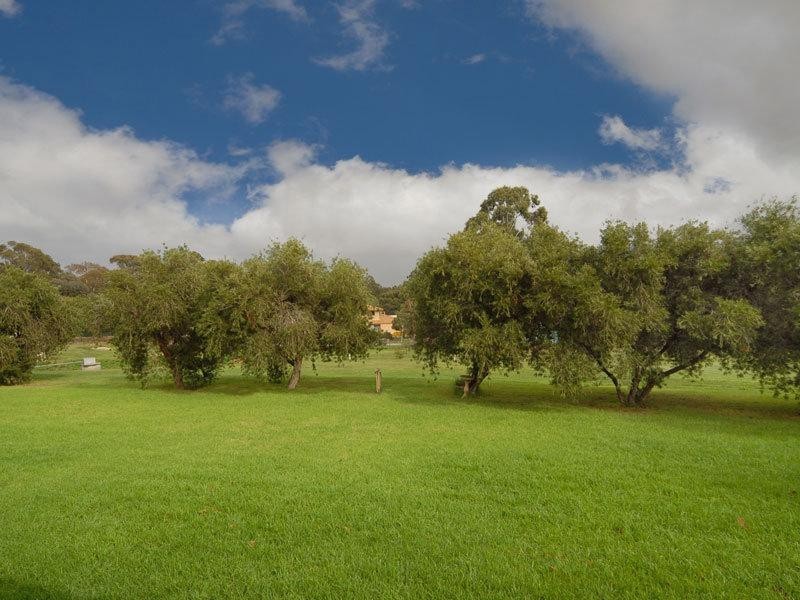 35 John Farrant Drive, Gooseberry Hill WA 6076