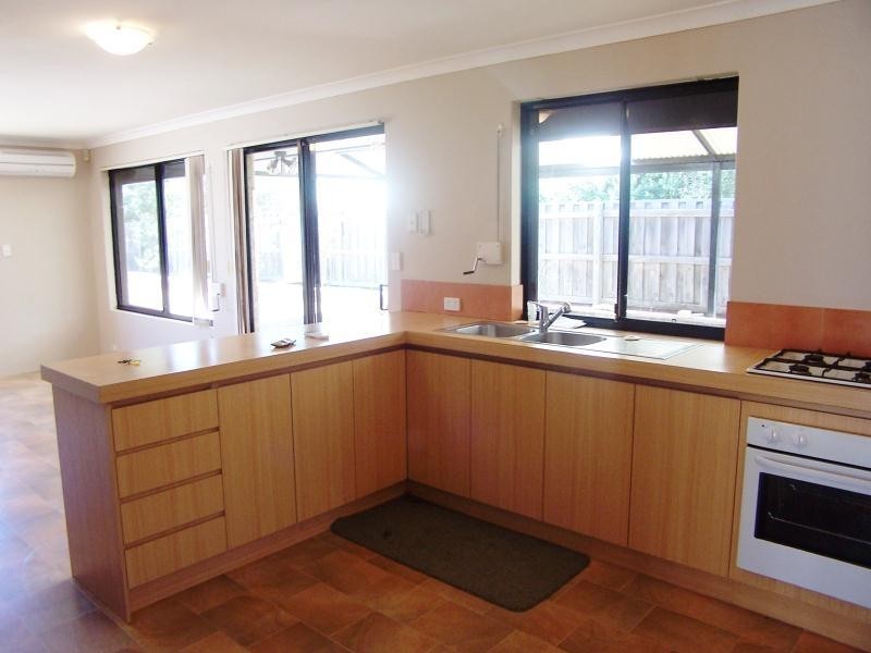 52 Waterlily Drive, Stratton WA 6056