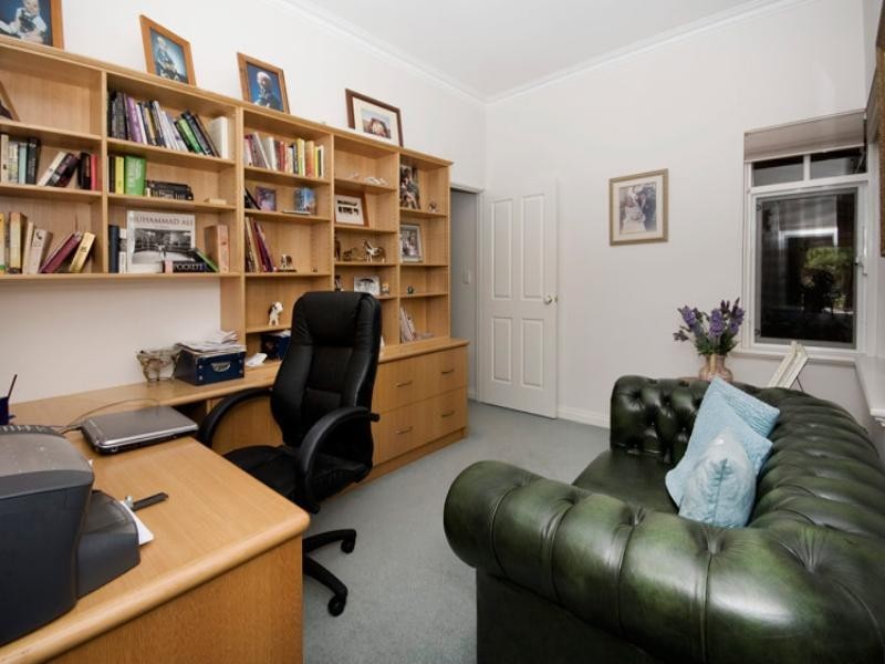 17 Farrant Street, Gooseberry Hill WA 6076