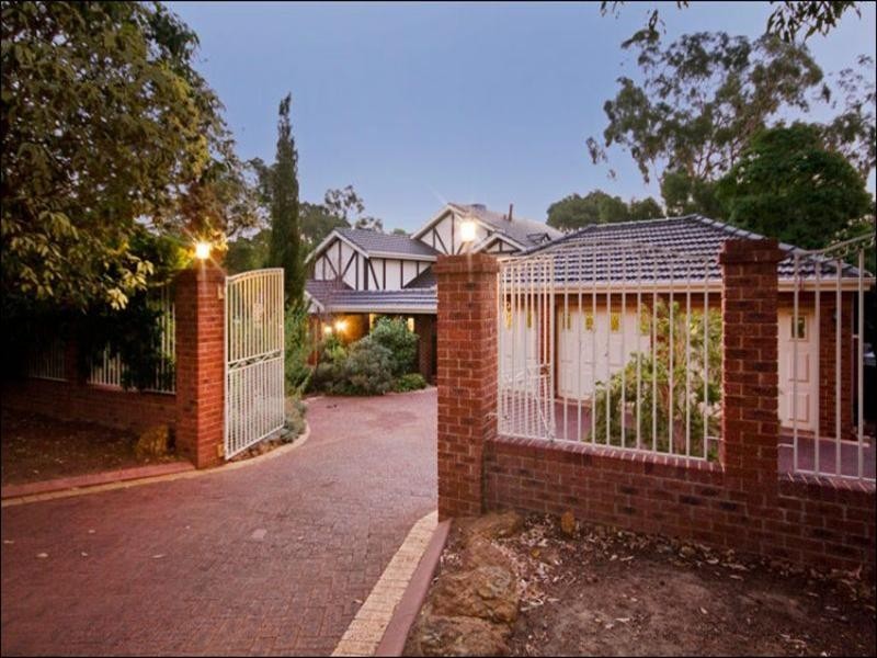 33 George Road, Lesmurdie WA 6076