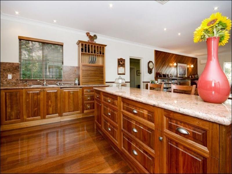 33 George Road, Lesmurdie WA 6076