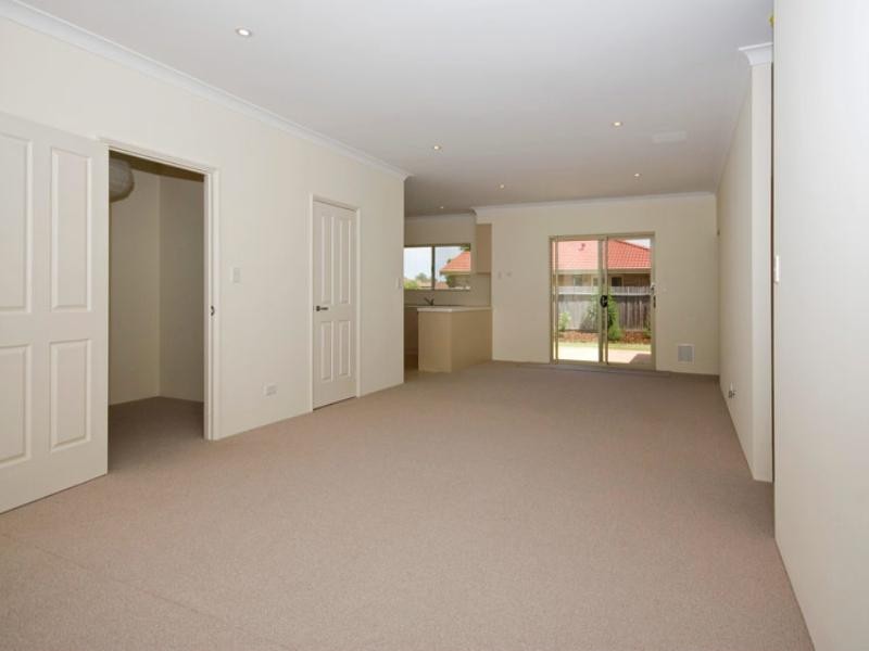 1/26 Canning Road, Kalamunda WA 6076
