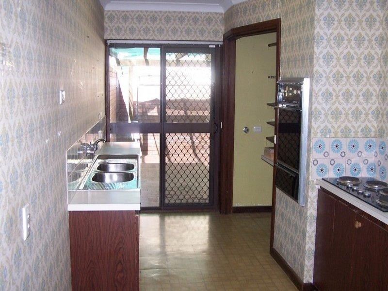 2/8 Shelley Road, Kalamunda WA 6076