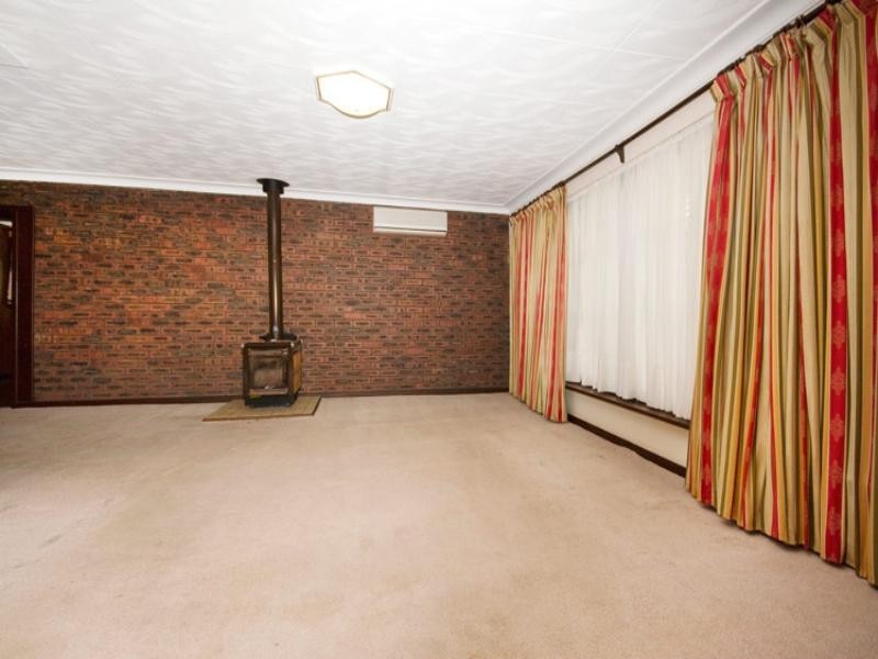 15 Baronet Road, Lesmurdie WA 6076