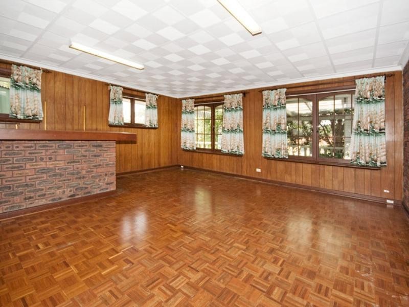 15 Baronet Road, Lesmurdie WA 6076