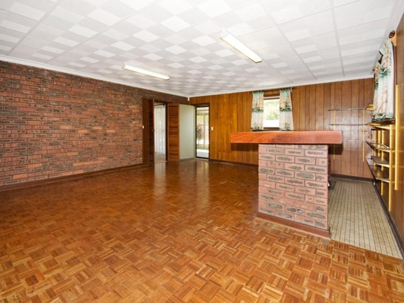 15 Baronet Road, Lesmurdie WA 6076