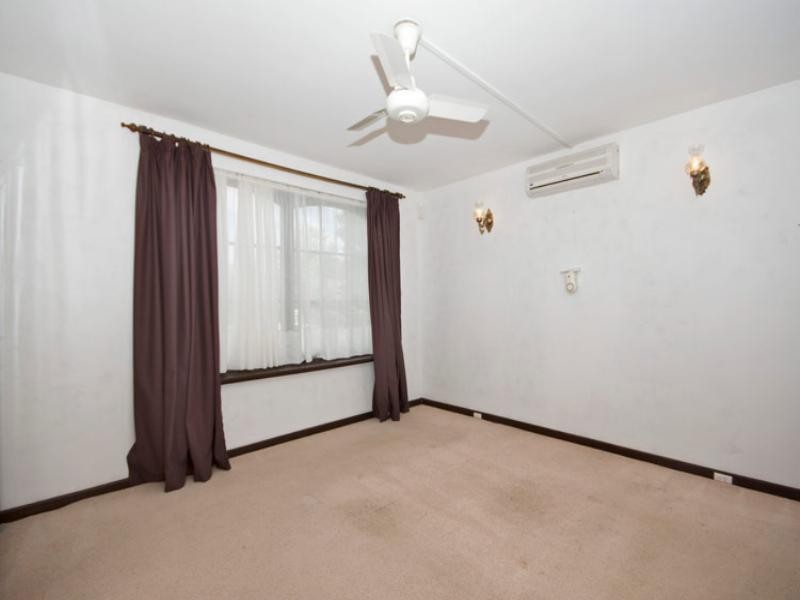 15 Baronet Road, Lesmurdie WA 6076