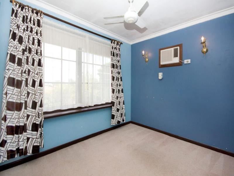 15 Baronet Road, Lesmurdie WA 6076