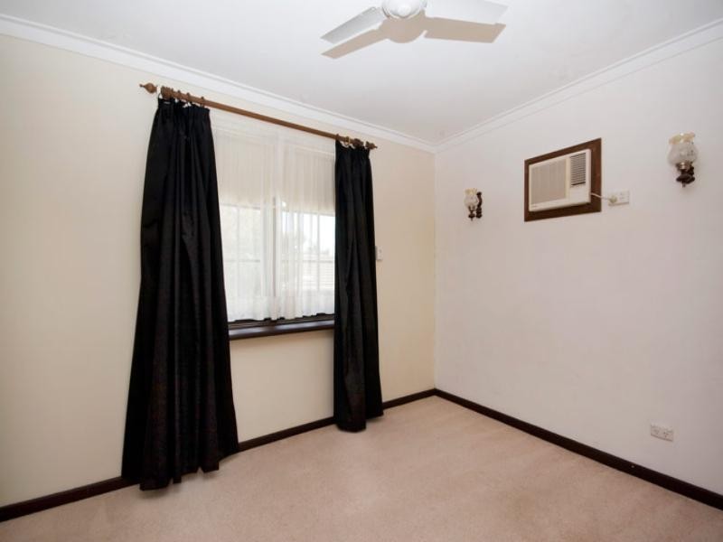 15 Baronet Road, Lesmurdie WA 6076