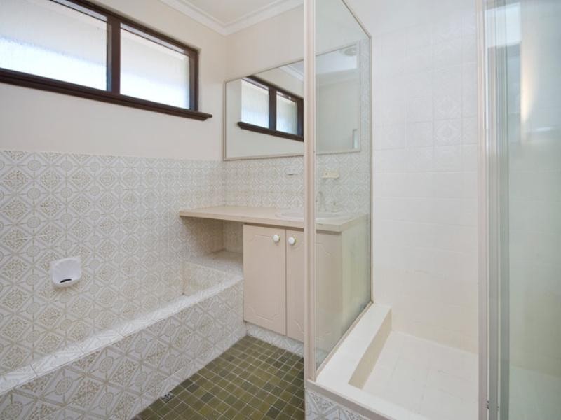 15 Baronet Road, Lesmurdie WA 6076