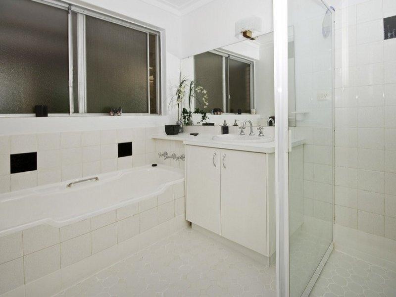 4 Connor Road, Lesmurdie WA 6076