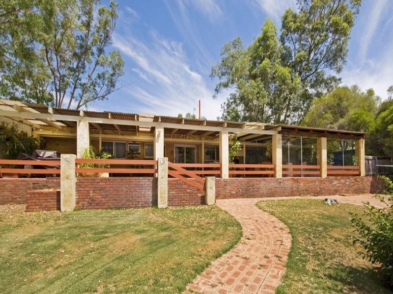 4 Connor Road, Lesmurdie WA 6076