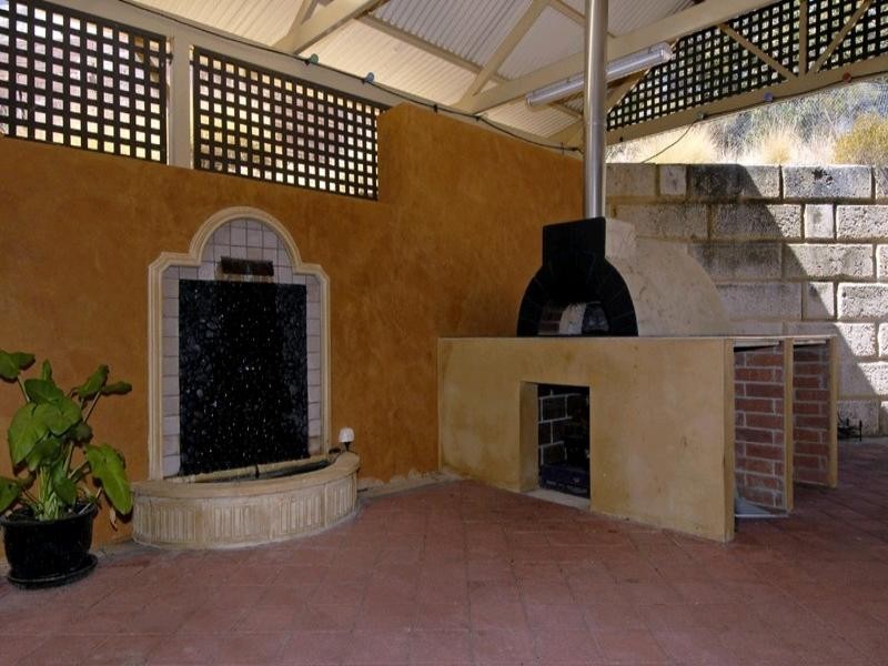 32 Gray Road, Gooseberry Hill WA 6076