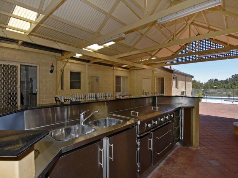 32 Gray Road, Gooseberry Hill WA 6076