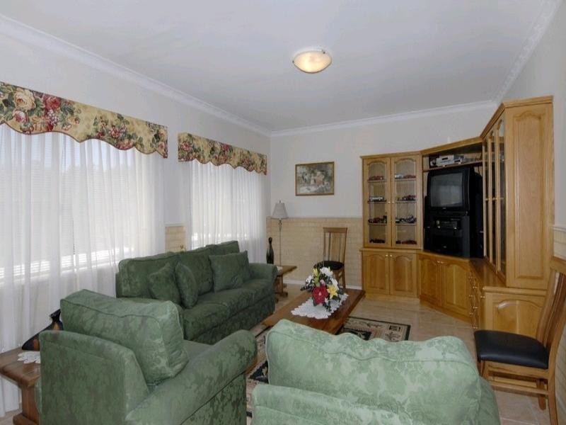 32 Gray Road, Gooseberry Hill WA 6076