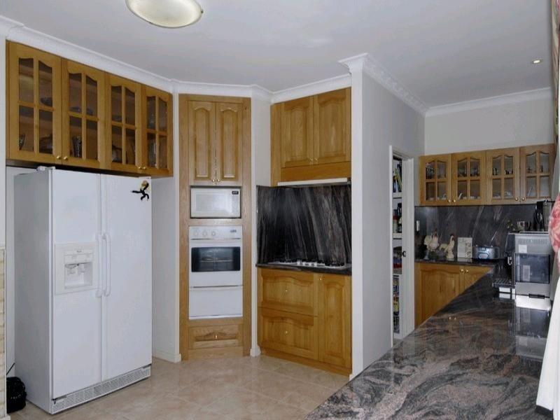 32 Gray Road, Gooseberry Hill WA 6076