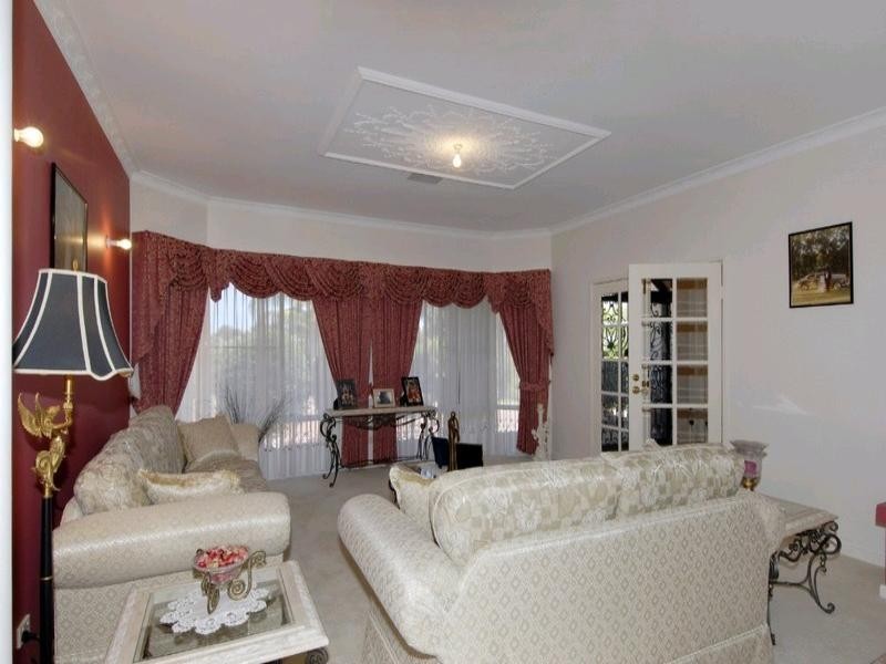 32 Gray Road, Gooseberry Hill WA 6076