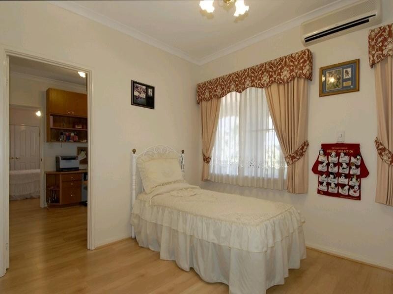 32 Gray Road, Gooseberry Hill WA 6076