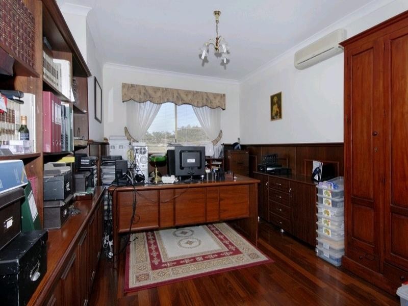 32 Gray Road, Gooseberry Hill WA 6076