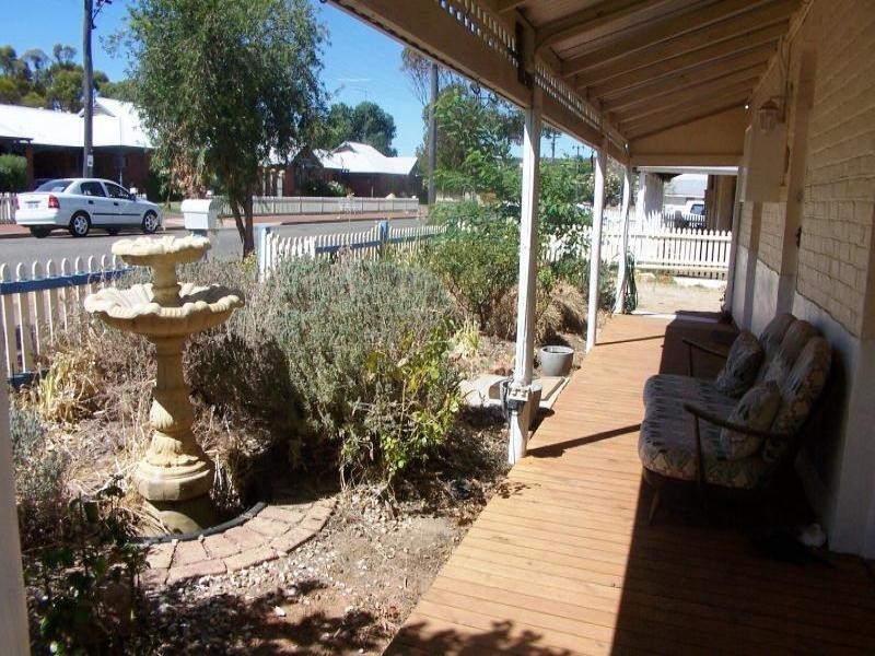 35 Macartney Street, York WA 6302
