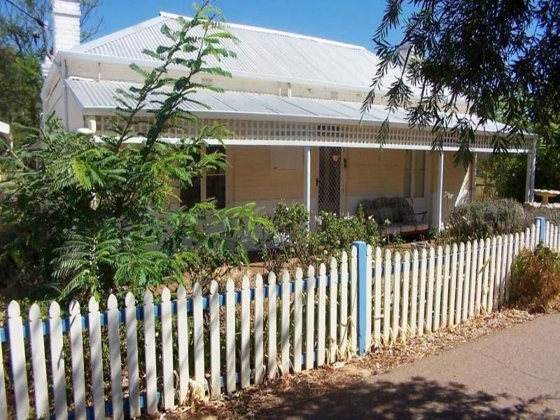 35 Macartney Street, York WA 6302