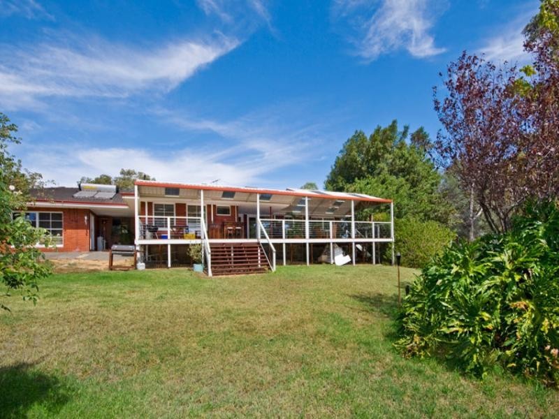 28 Betti Road, Kalamunda WA 6076