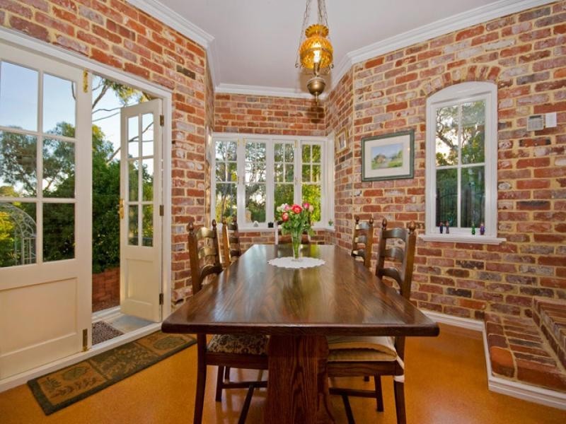 2 Hillside Crescent, Gooseberry Hill WA 6076