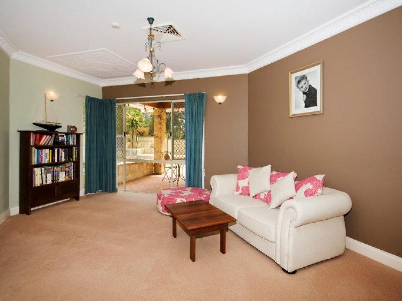 7 Valley Road, Kalamunda WA 6076