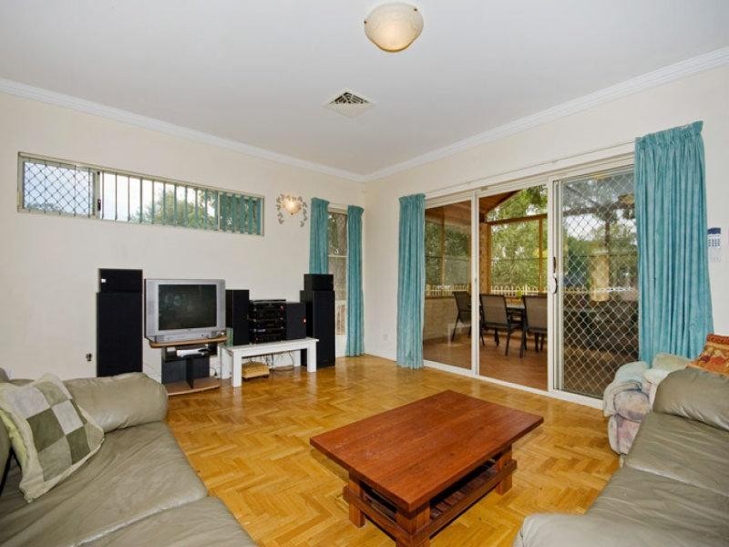 7 Valley Road, Kalamunda WA 6076